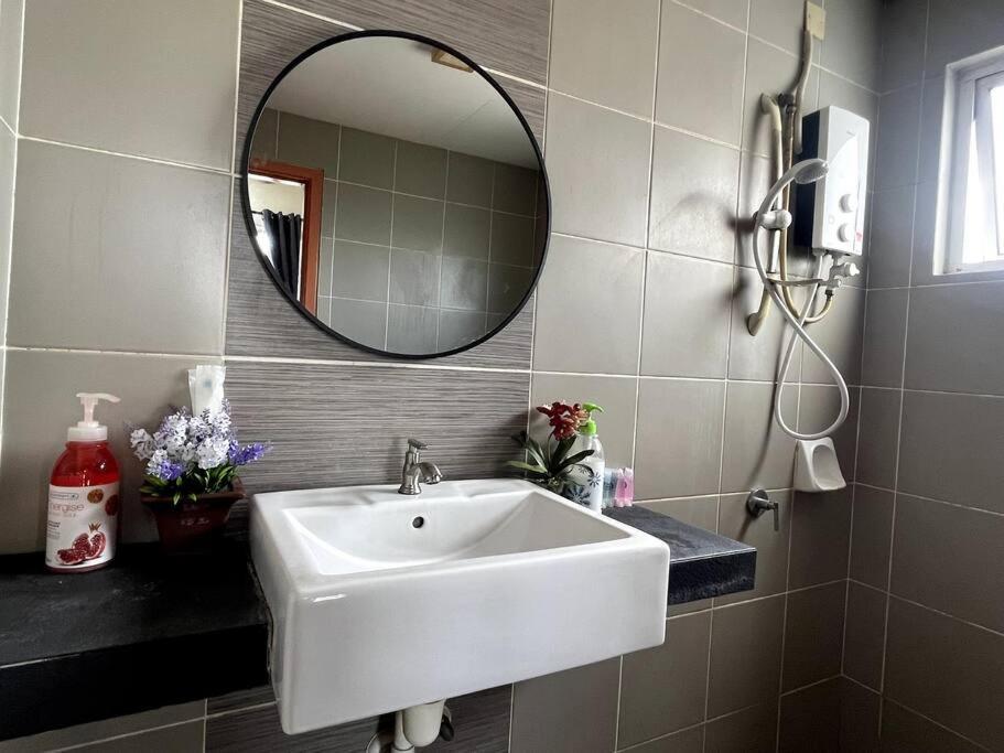 Homestay Ttdi Adina 710 Shah Alam,Sek 13,Msu,3Bedroooms Eksteriør bilde